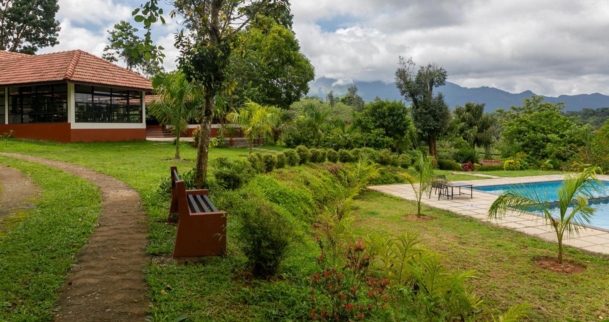 Pranavam Resort & Spa Tariyod Esterno foto
