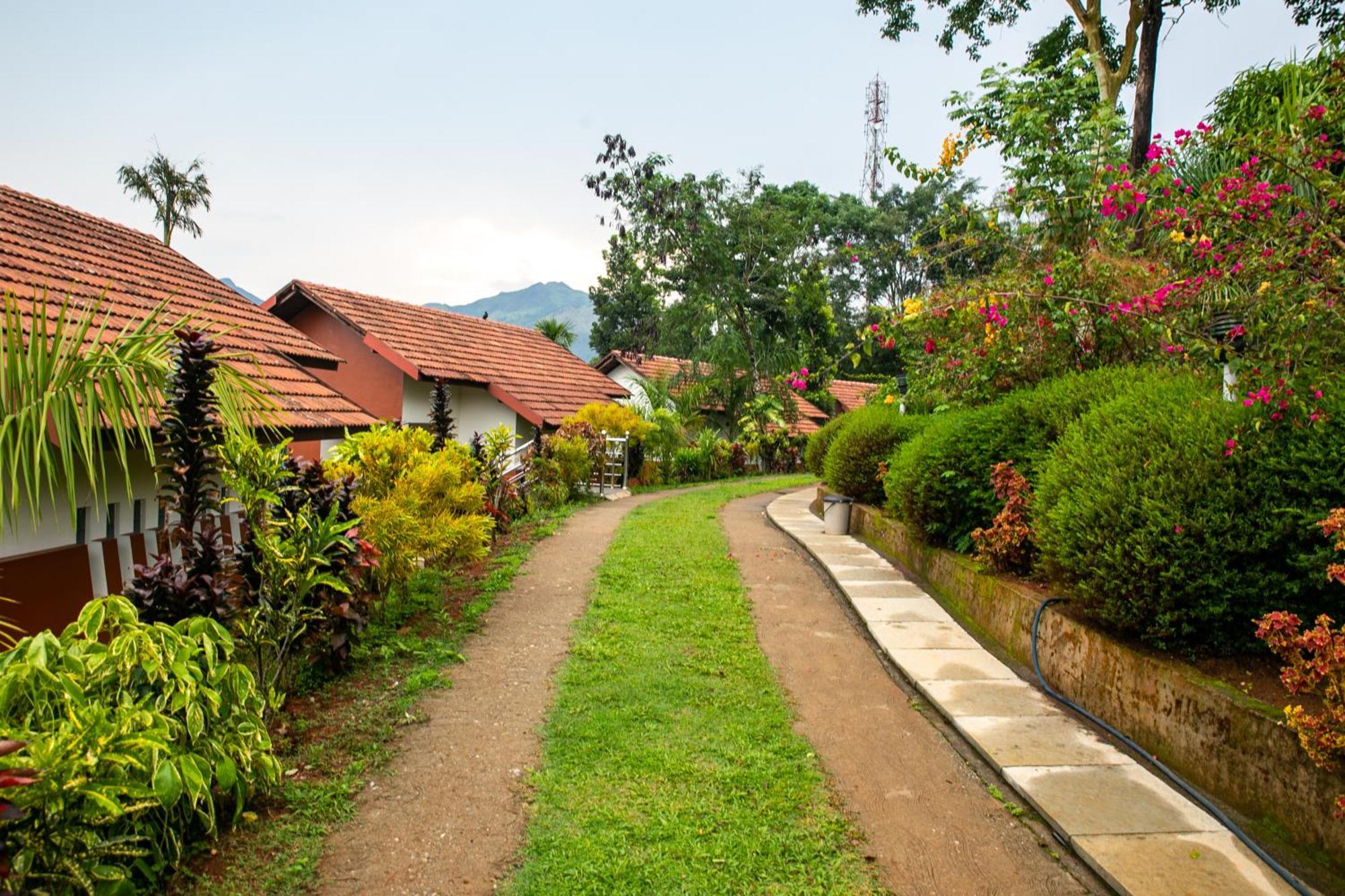 Pranavam Resort & Spa Tariyod Esterno foto